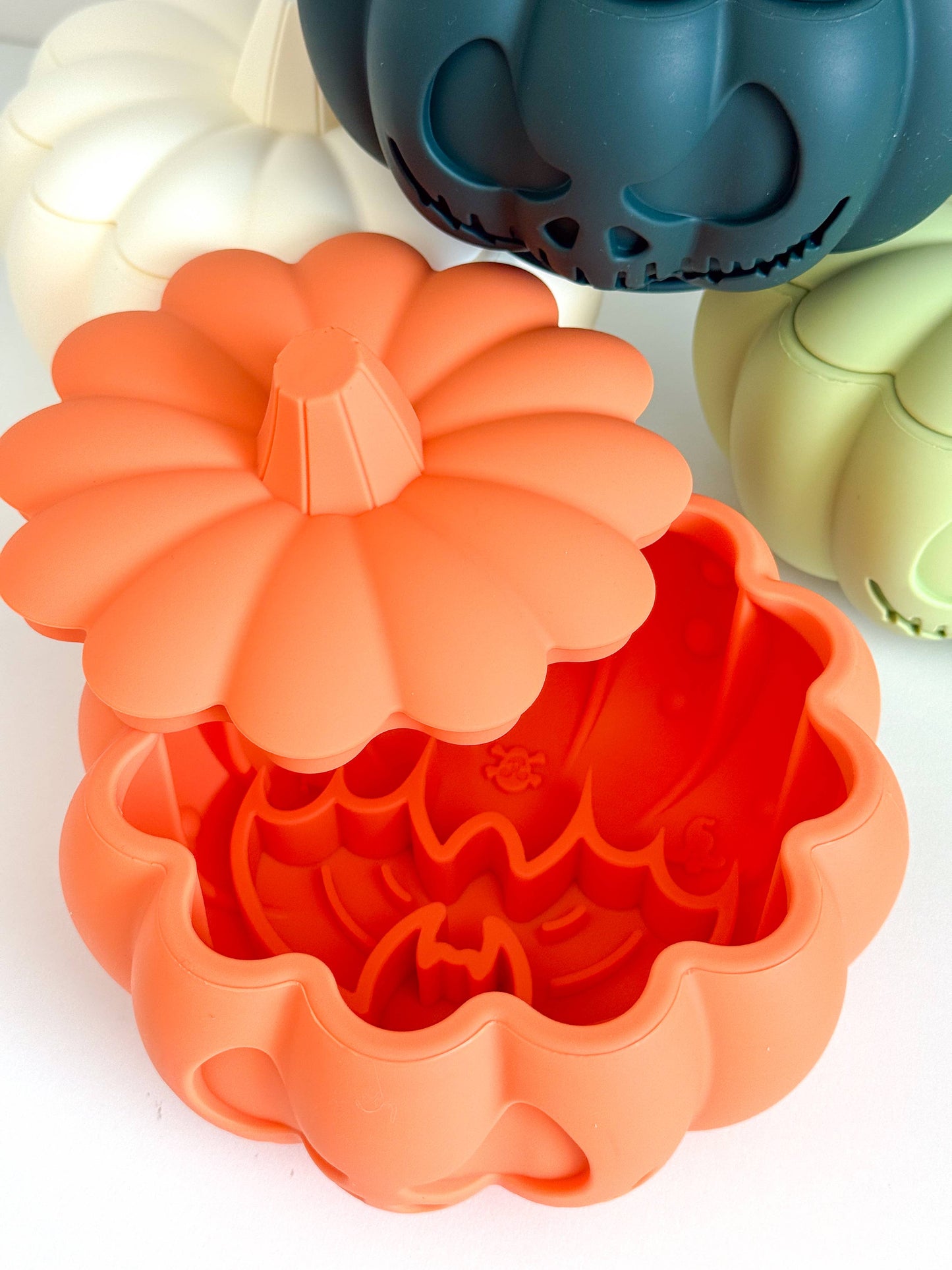 Pumpkin Spooky Feeding Bowl for Dogs | 3 Colours