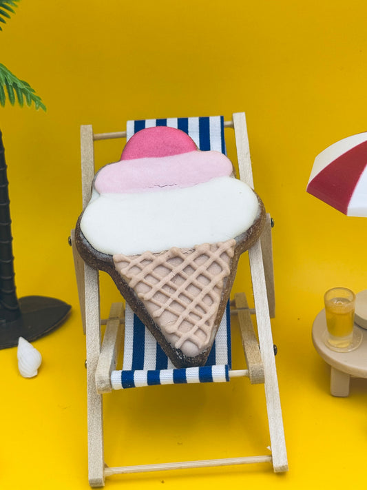 Triple Scoop Cone Biscuit