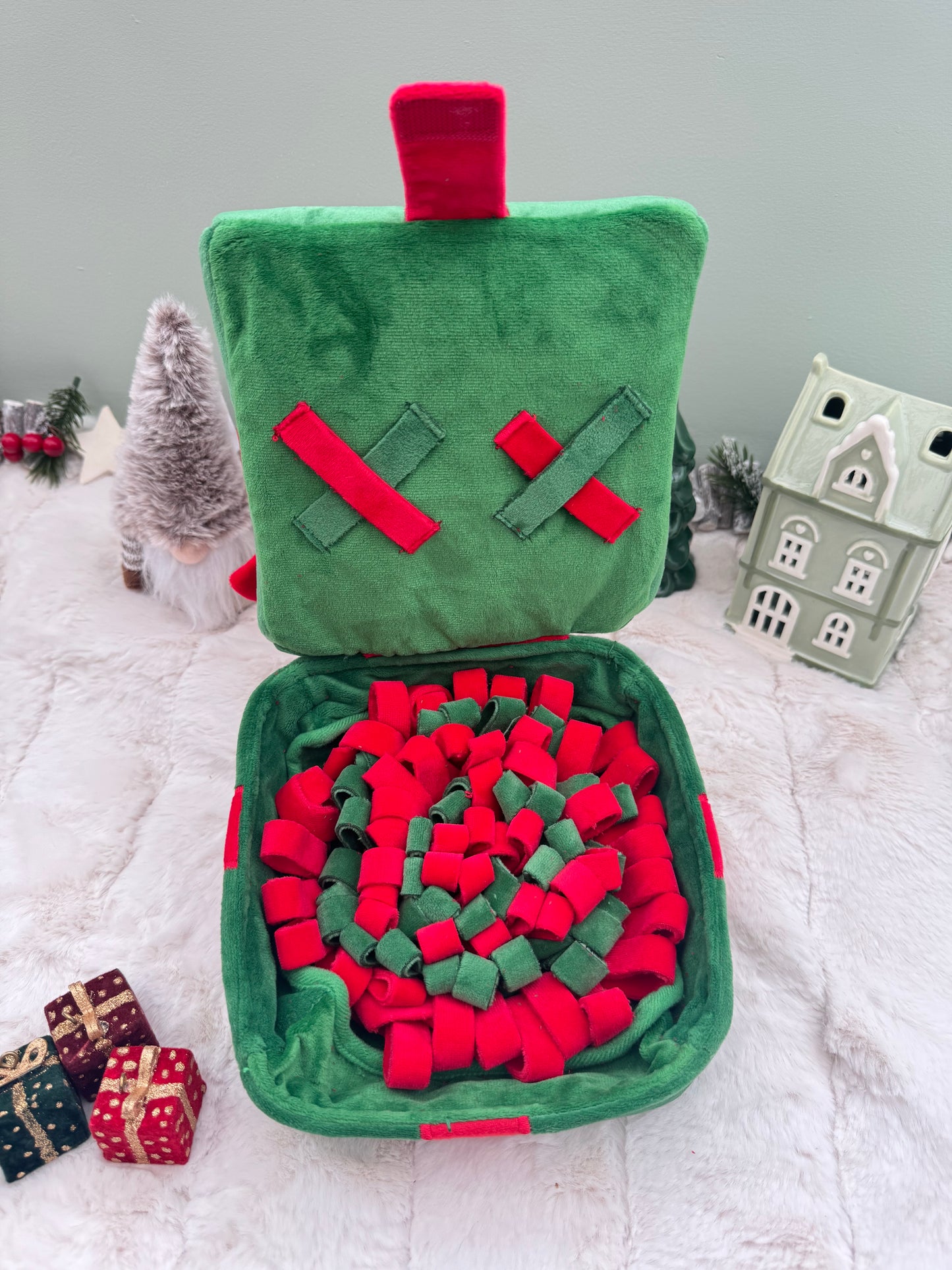 Christmas Present Interactive Snuffle Dog Toy