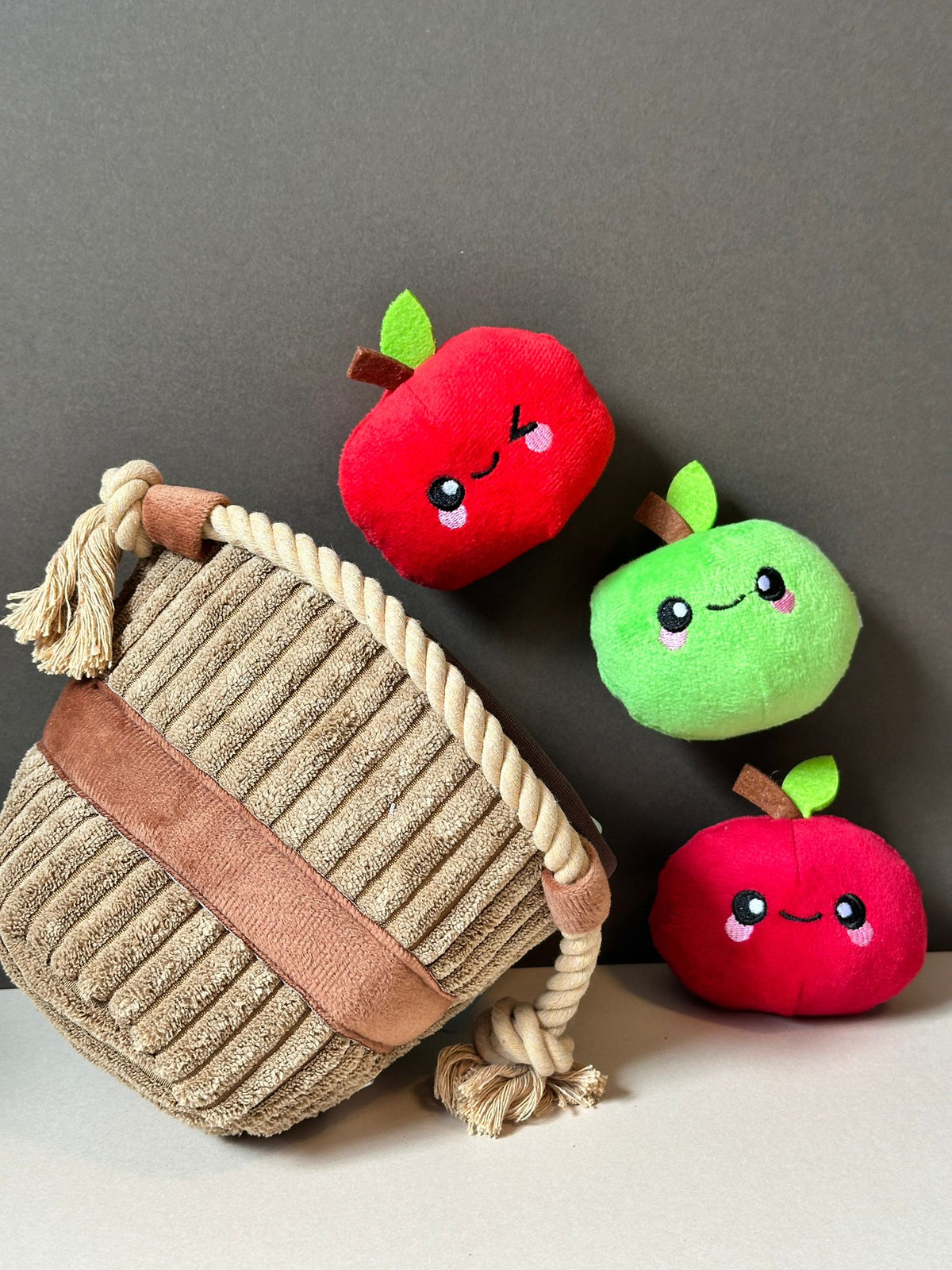 Autumn Tailz  | Apple Basket -Interactive Toy